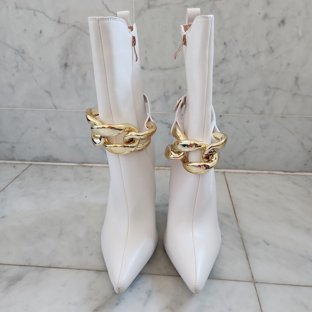 Azalea Wang white booties with gold chains size 8.5 NWT